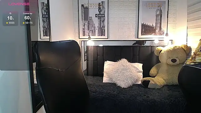 Snapshot of ahmy_ chatting on May 27, 1:57 am ahmy online show from May 27, 1:57 am