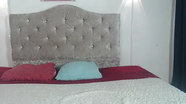 Snapshot of lunakisscs chatting on April 7, 9:15 pm lunakisscs online show from April 7, 9:15 pm