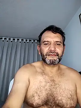 Snapshot of Senkoreman_hard chatting on May 2, 3:00 am Senkoreman hard online show from May 2, 3:00 am