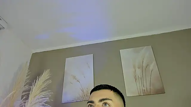 Snapshot of Alexander_Diazz chatting on June 2, 12:29 pm Alexander Diazz online show from June 2, 12:29 pm