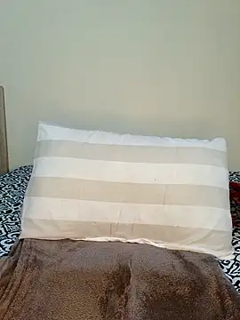 Snapshot of EbonySexySlimxxx chatting on April 24, 1:35 pm EbonySexySlimxxx online show from April 24, 1:35 pm
