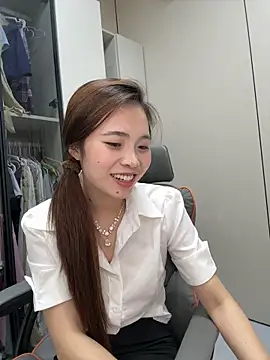 Snapshot of Mimiluv1234 chatting on May 27, 5:10 pm Mimiluv1234 online show from May 27, 5:10 pm
