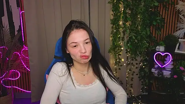 Snapshot of MaryFlorez chatting on April 8, 4:18 pm MaryFlorez online show from April 8, 4:18 pm