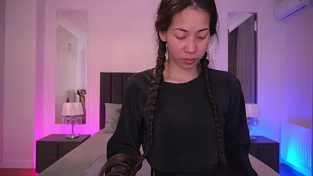 YunaYum online show from April 27, 9:24 pm