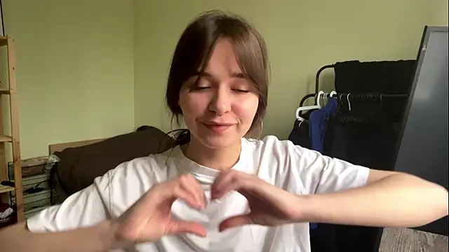 AngelTempt online show from April 7, 1:22 pm