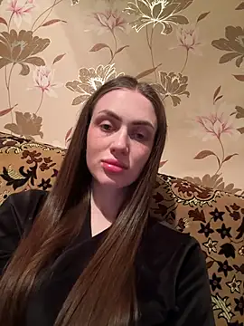Snapshot of AlinaLove3213 chatting on April 20, 6:20 pm AlinaLove3213 online show from April 20, 6:20 pm