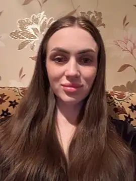 Snapshot of AlinaLove3213 chatting on June 2, 6:10 pm AlinaLove3213 online show from June 2, 6:10 pm
