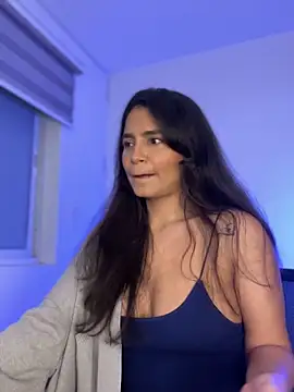 Snapshot of holaRosa chatting on May 30, 11:24 pm holaRosa online show from May 30, 11:24 pm