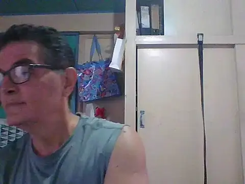 Snapshot of scotty-friends chatting on May 26, 3:08 pm scotty-friends online show from May 26, 3:08 pm