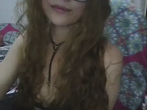Snapshot of Lannah__ chatting on April 28, 2:27 am Lannah online show from April 28, 2:27 am