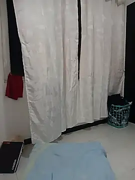 Snapshot of Lannah__ chatting on May 28, 2:42 am Lannah online show from May 28, 2:42 am