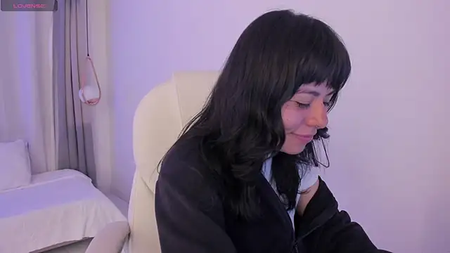 Snapshot of ghostmila chatting on July 17, 1:12 am ghostmila online show from July 17, 1:12 am