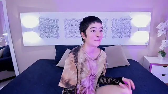 Snapshot of Atheena__ chatting on May 30, 1:30 pm Atheena online show from May 30, 1:30 pm