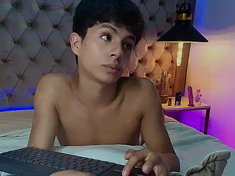 Snapshot of saintDangelo chatting on May 11, 4:04 pm saintDangelo online show from May 11, 4:04 pm