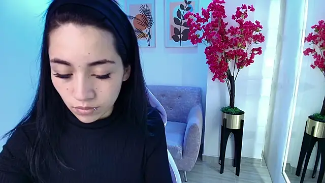 Rainy doll online show from June 9, 11:33 am