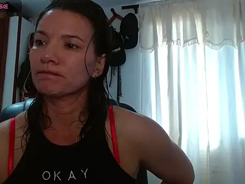 Snapshot of valery_fitt chatting on April 15, 1:18 pm valery fitt online show from April 15, 1:18 pm