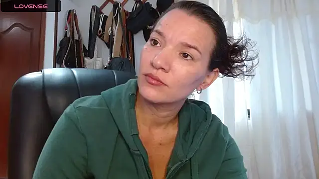 Snapshot of valery_fitt chatting on April 17, 11:13 am valery fitt online show from April 17, 11:13 am