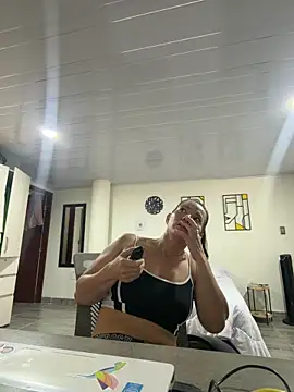 Snapshot of valery_fitt chatting on May 19, 1:39 pm valery fitt online show from May 19, 1:39 pm