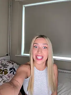 BlondeChiara online show from April 19, 4:17 pm