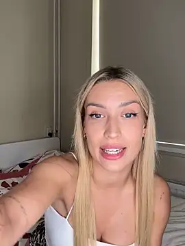 BlondeChiara online show from April 20, 5:59 pm