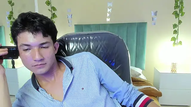 angel of sinn online show from April 12, 4:50 am