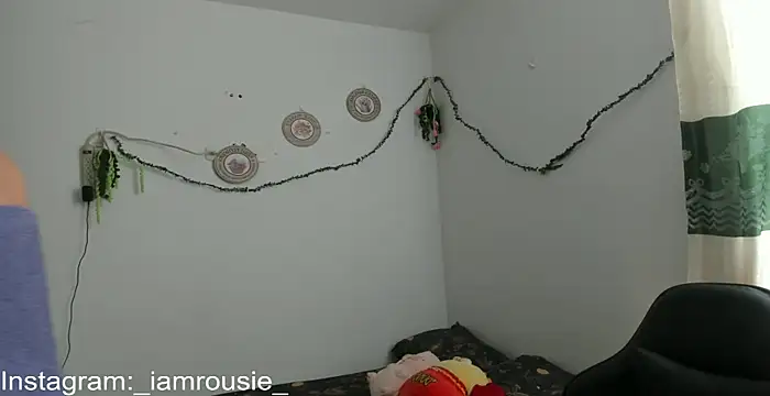 Snapshot of _iamrousie_ chatting on May 8, 2:22 pm iamrousie online show from May 8, 2:22 pm