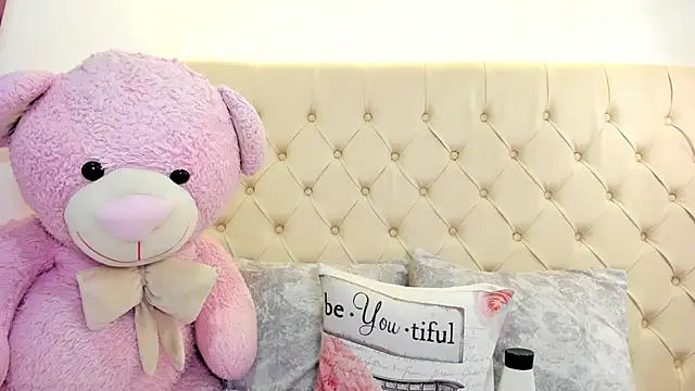 paula amira online show from April 12, 12:43 pm