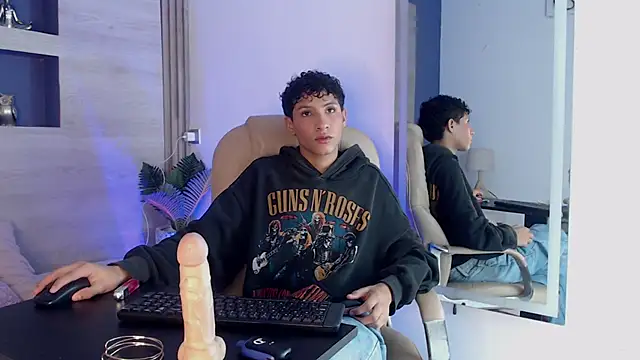 Velvet An online show from April 25, 3:42 am