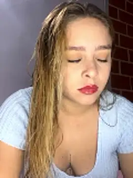 Snapshot of jade06_ chatting on June 10, 7:24 pm jade06 online show from June 10, 7:24 pm
