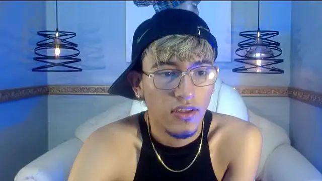 Snapshot of Juan_saul1 chatting on May 30, 5:54 pm Juan saul1 online show from May 30, 5:54 pm