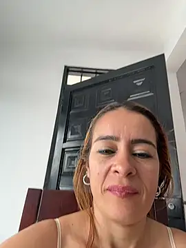 Natigoonzalez online show from May 7, 3:06 pm