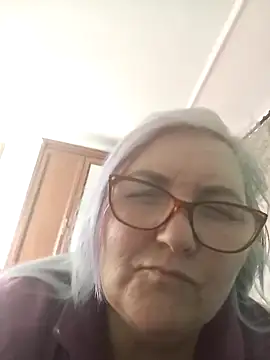 AureliaSky598 online show from April 14, 2:23 pm