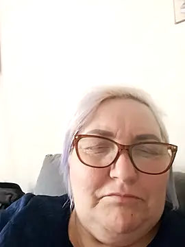 AureliaSky598 online show from April 19, 12:48 pm