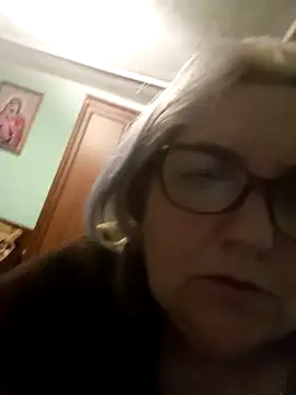 Snapshot of AureliaSky598 chatting on April 20, 9:27 pm AureliaSky598 online show from April 20, 9:27 pm