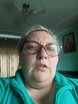 Snapshot of AureliaSky598 chatting on May 7, 2:44 pm AureliaSky598 online show from May 7, 2:44 pm
