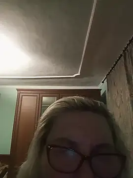Snapshot of AureliaSky598 chatting on June 8, 8:42 pm AureliaSky598 online show from June 8, 8:42 pm