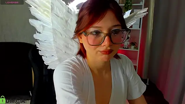 Snapshot of Lessi_Panic chatting on April 24, 12:57 am Lessi Panic online show from April 24, 12:57 am