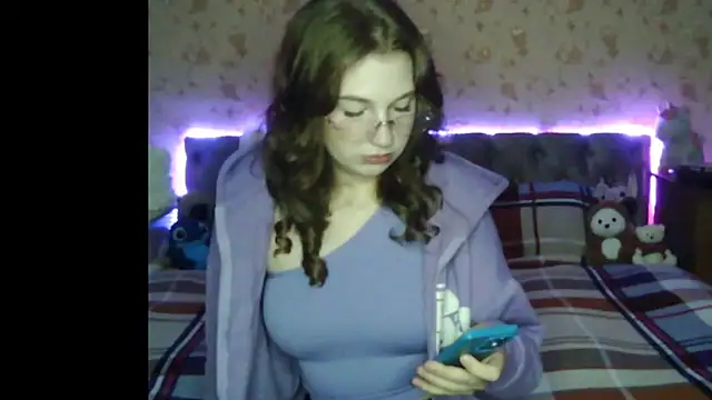 HoneyTangerine online show from April 26, 7:55 pm