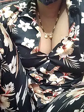 Snapshot of sexy_payal_hot chatting on April 15, 8:54 am sexy payal hot online show from April 15, 8:54 am