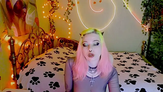 Snapshot of Sansarella chatting on February 21, 3:13 pm Sansarella online show from February 21, 3:13 pm