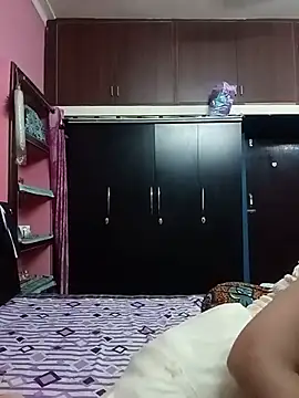 Snapshot of Hot_Soniya_08 chatting on July 20, 10:39 am Hot Soniya 08 online show from July 20, 10:39 am