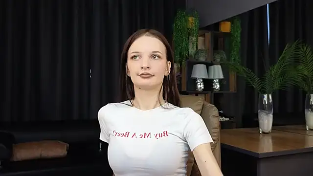 Snapshot of Alice_Mey chatting on April 12, 4:28 am Alice Mey online show from April 12, 4:28 am