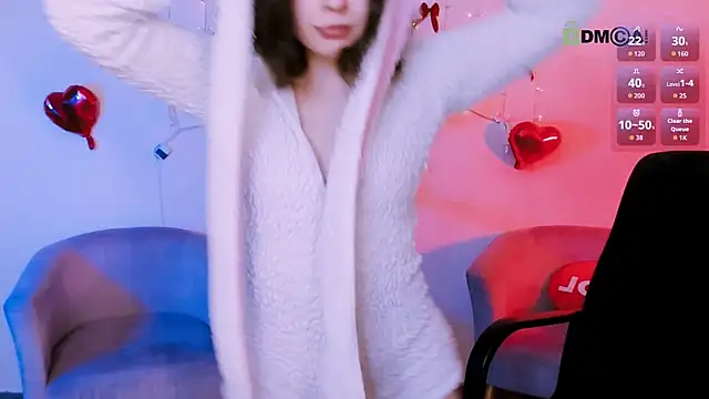 Snapshot of mia_mooon_ chatting on April 28, 10:42 am mia mooon online show from April 28, 10:42 am