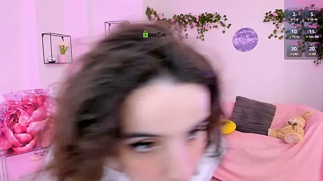 Snapshot of mia_mooon_ chatting on June 26, 8:41 am mia mooon online show from June 26, 8:41 am
