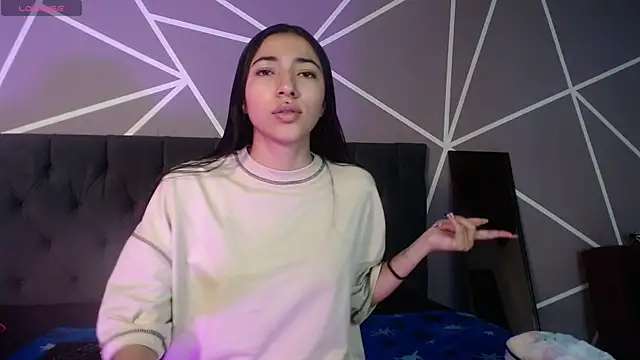 Snapshot of Violett1126 chatting on May 8, 5:13 am Violett1126 online show from May 8, 5:13 am