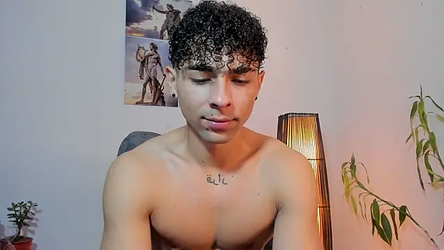 Snapshot of Alex_zt7 chatting on June 26, 3:49 pm Alex zt7 online show from June 26, 3:49 pm