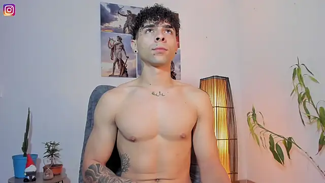 Snapshot of Alex_zt7 chatting on June 29, 3:34 pm Alex zt7 online show from June 29, 3:34 pm