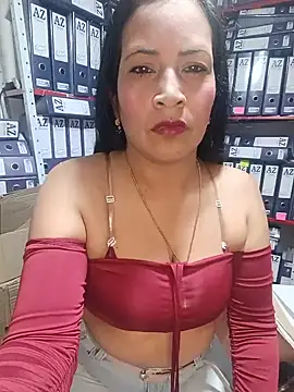 ZOE-WILDER  online show from June 1, 2:30 pm