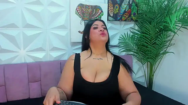 Snapshot of Katty_West chatting on May 31, 3:41 pm Katty West online show from May 31, 3:41 pm