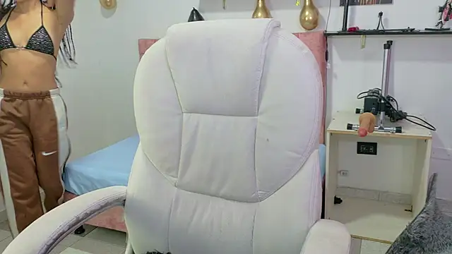 Snapshot of VelinaHoney chatting on July 17, 12:34 pm VelinaHoney online show from July 17, 12:34 pm